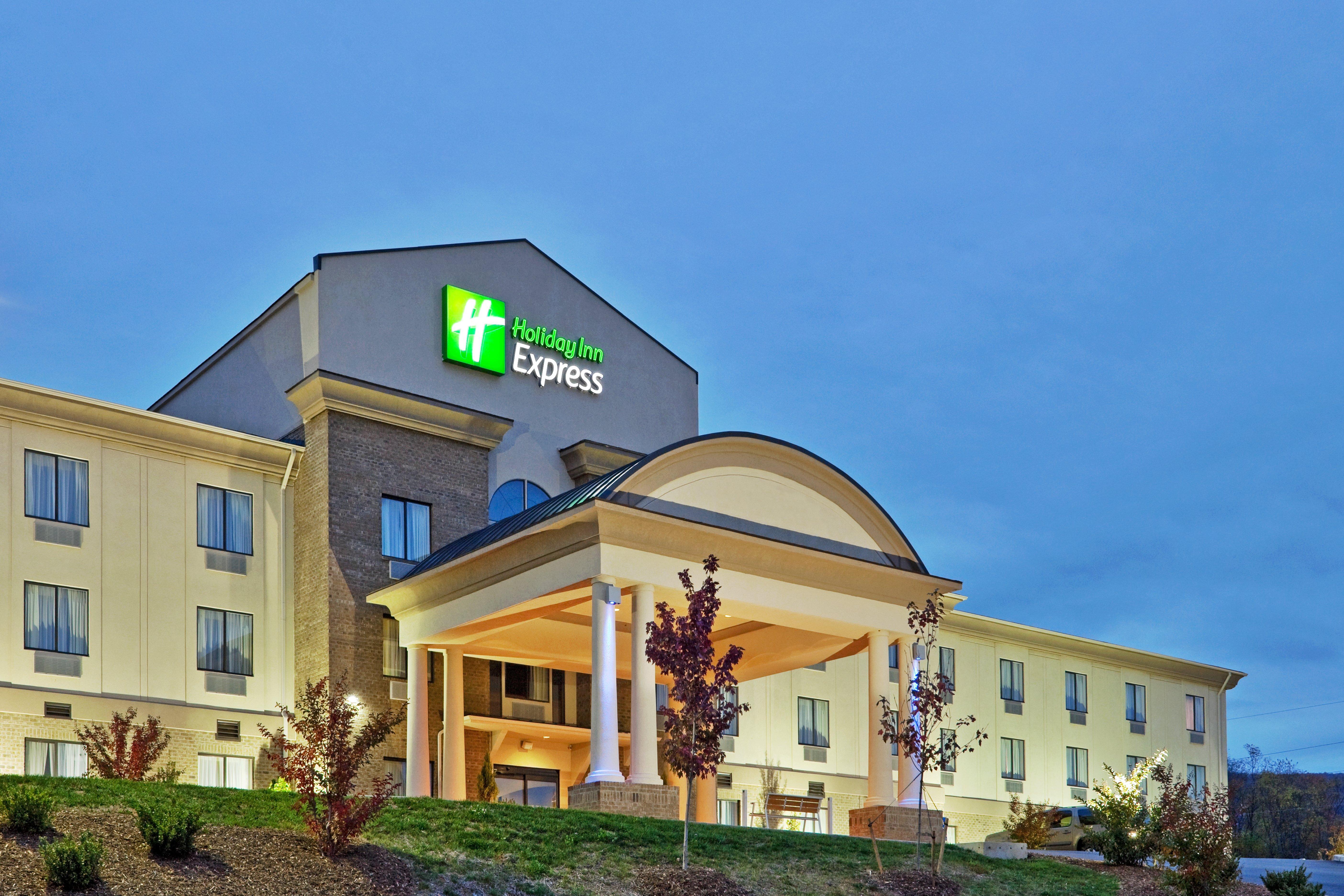 Holiday Inn Express Troutville-Roanoke North, An Ihg Hotel Exterior photo